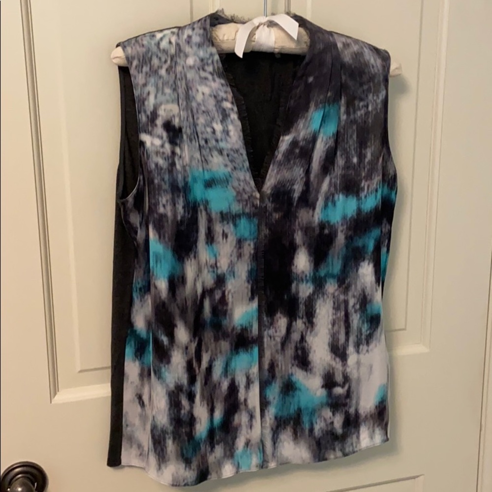 Beautiful Elie Tahari silk sleeveless blouse
